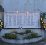 lapide-commemorativa-delle-vittime-del-terremoto